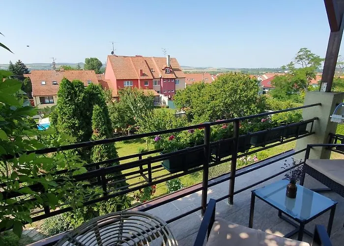 ホームステイ Nejklidnejsi Spanek S Vyhlidkou Vyhradne Pro Nekuraky - Vistaria - Na Hradbach 5